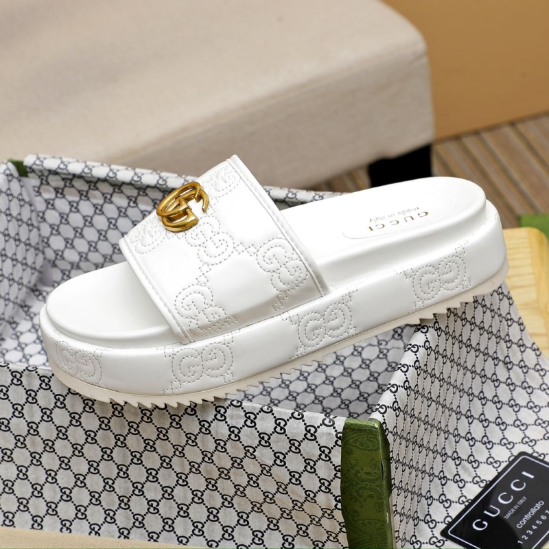 G*u*i slippers